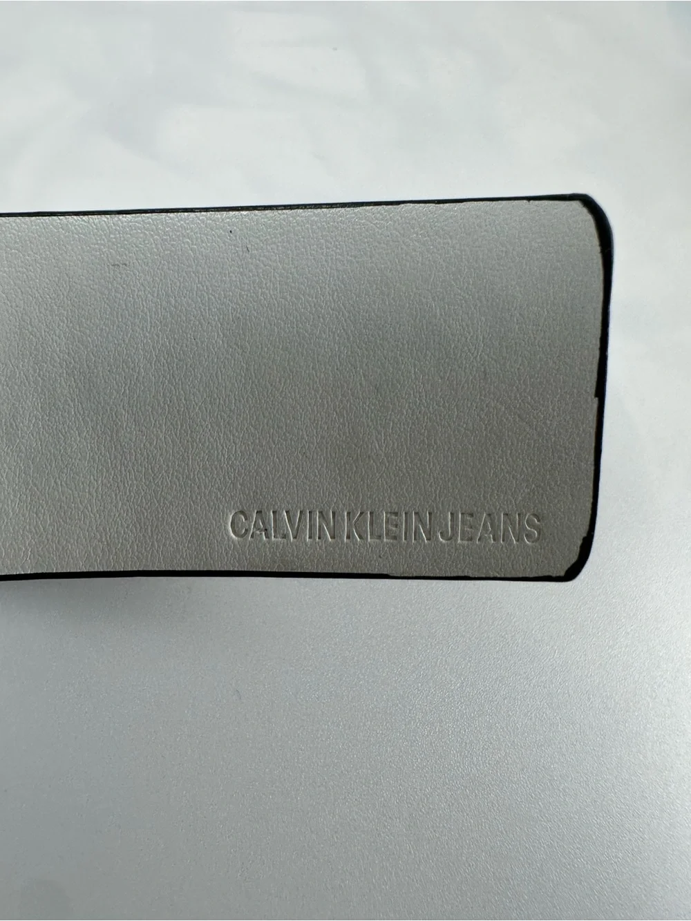 Calvin Klein Jeans Reversible Belt – Size M – Black & White